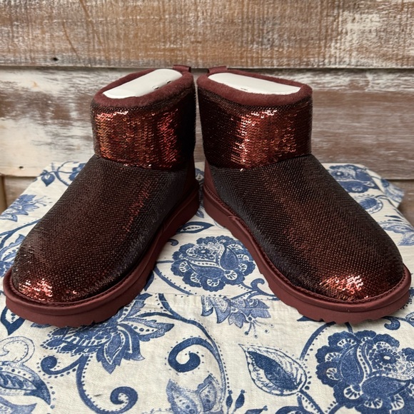❤️NEW❤️ UGG Kids Classic Mini Mirror Ball Boot - Picture 6 of 9